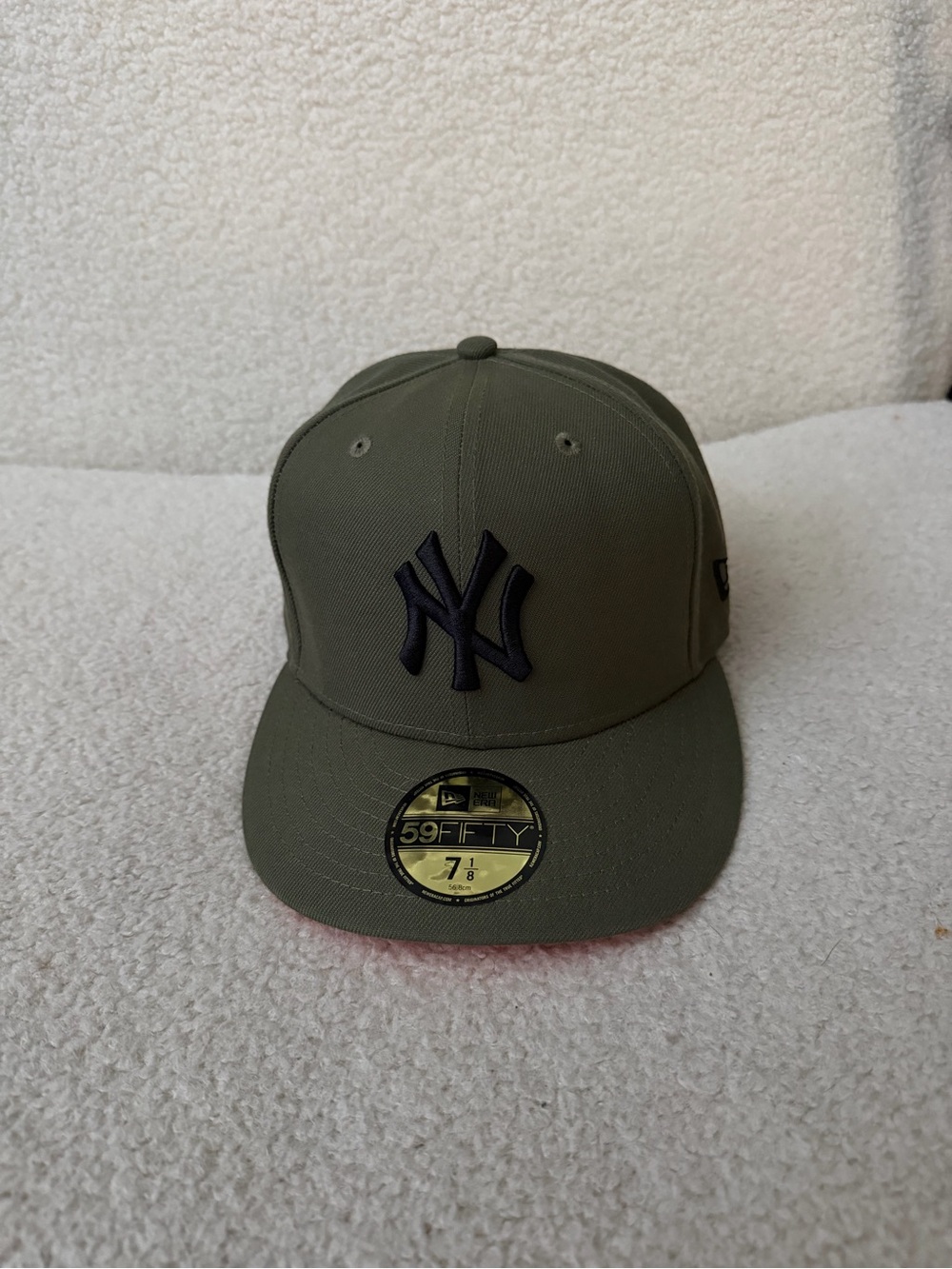 New Era Olive Green New York Yankees 59FIFTY Fitted Cap with Black Logo